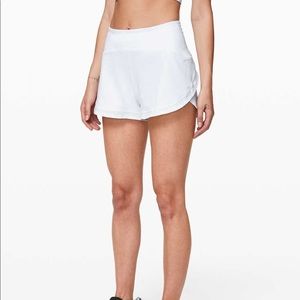 Lululemon Run The Line Short *Reflective 3"